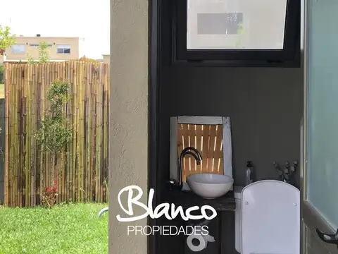 Casa en Alquiler al Este