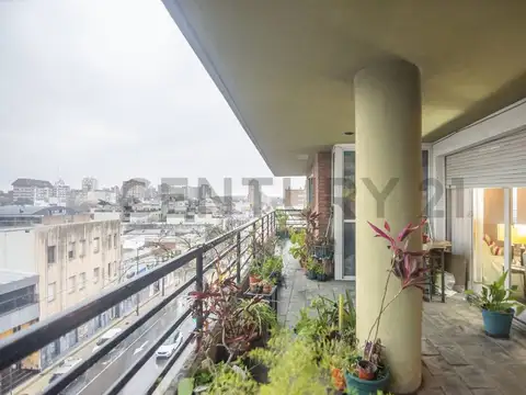 3 de Febrero 100, Piso 5