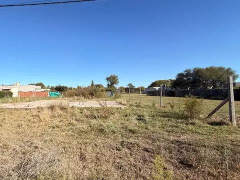 Calle 235 e/ AJo y Barracas