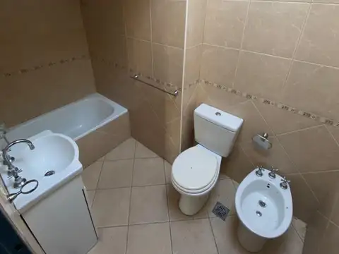 Casa 2 ambientes con 1 baño