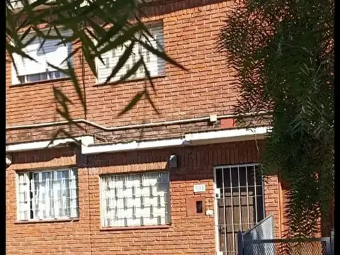 Casa en venta c/ cochera en Unión