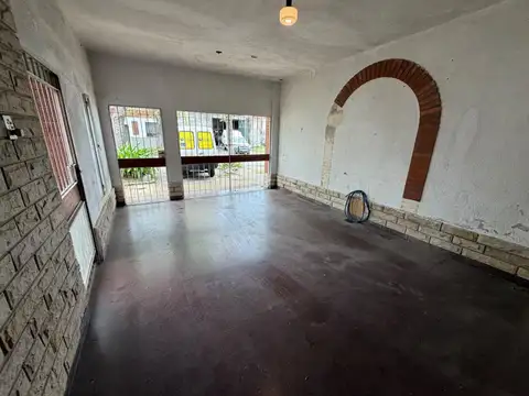 Casa 3 ambientes con 2 baños