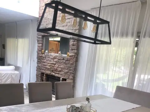 Casa en Alquiler Temporal con 1 cochera