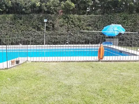 Venta Casa 4 ambientes en Country Las Brisas