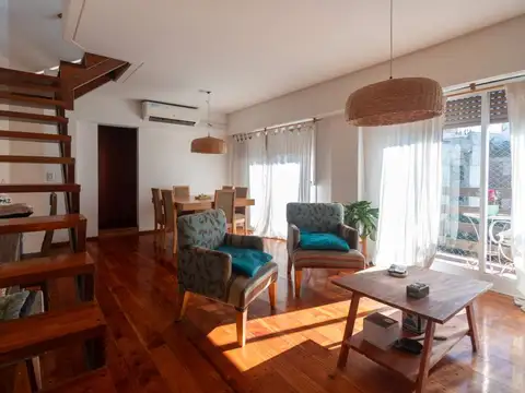Depto Tipo Casa en Venta de 4 ambientes