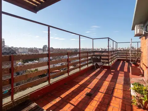 Depto Tipo Casa 4 ambientes con 3 baños