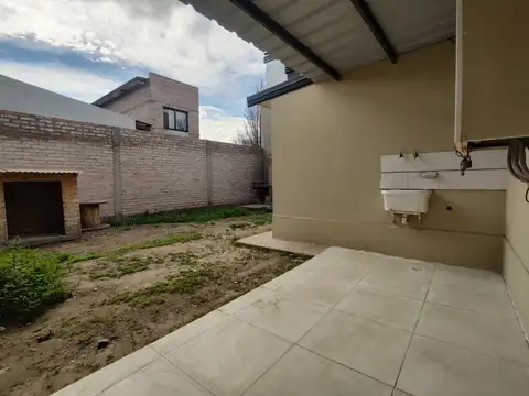 Casa 3 ambientes con 1 baño