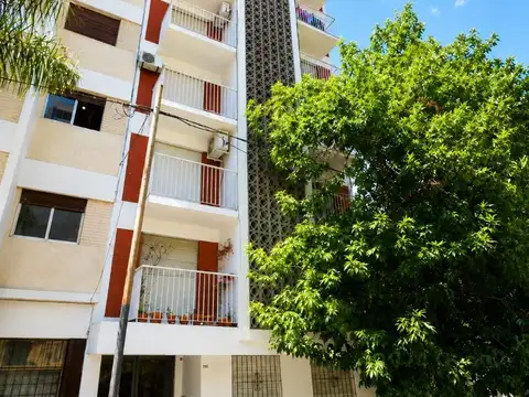 Departamento de 2 Dormitorios al frente en Planta Baja