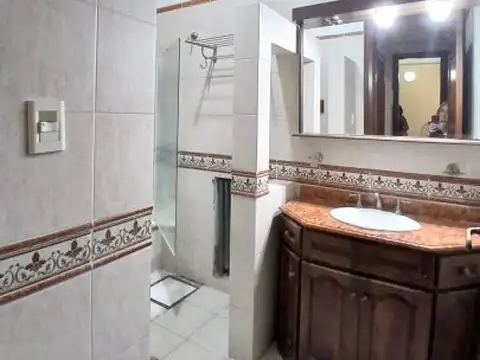 Se alquila un departamento de 3 ambientes con dependencia - Barracas