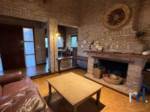 Casa 5 ambientes con 3 baños
