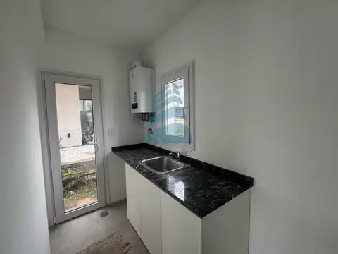 CASA DE 5 AMBIENTES CON PILETA Y GALERÍA, BARRIO SAN PABLO, PILAR
