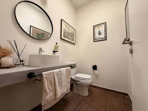 Casa 4 ambientes con 2 baños