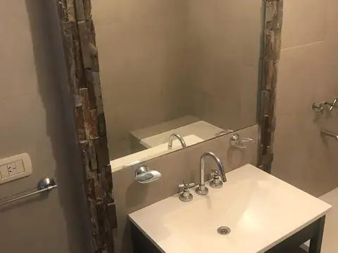 Depto Tipo Casa en Alquiler al Este