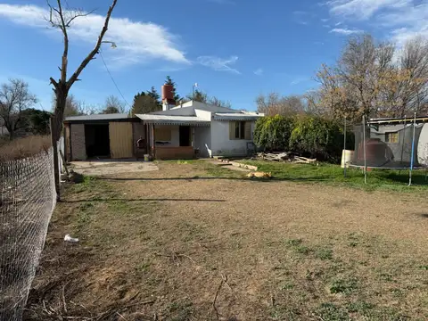 Casa 4 ambientes con 1 baño