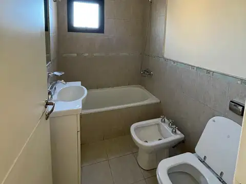 Alquilo Depto un Dor con Balcon, Bv. San Juan 373. Edificio con Seguridad Las 24 Hs