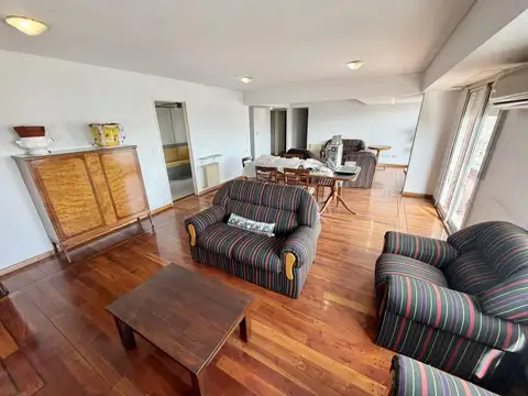 Departamento en Alquiler de 3 dormitorios