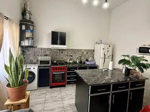 Depto Tipo Casa en Alquiler en Sarandi, $ 800.000
