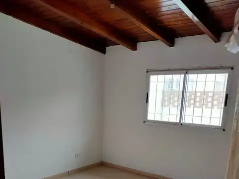 Depto Tipo Casa en Alquiler de 1 dormitorio