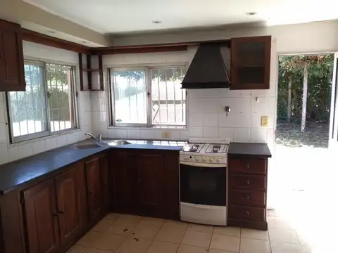 Casa en Venta en Los Robles del Monarca, USD 95.000