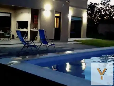 Casa en venta - 3 Dormitorios 3 Baños - Tandil