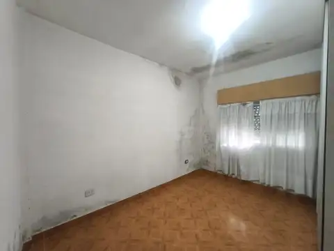 Casa en Alquiler con 1 cochera