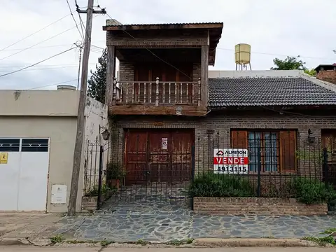 Venta | Casa | 4 Dormitorios | Cochera | Capitán Bermúdez | Barrio Centro