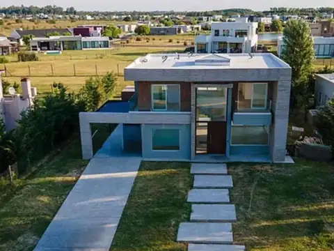 Casa en Alquiler en San Sebastián, USD 1.700