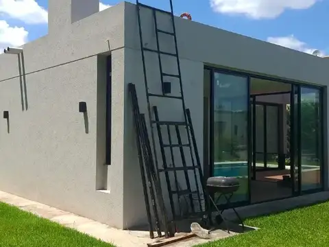 VENTA – CASA 5 AMBIENTES DE 220 M2 – BARRIO PRIVADO LAGOS DE CANNING