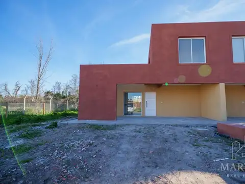 SIN CUOTAS - Casa en venta en Altos del Este - 2 dormitorios