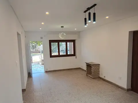 Casa 6 ambientes con 1 baño