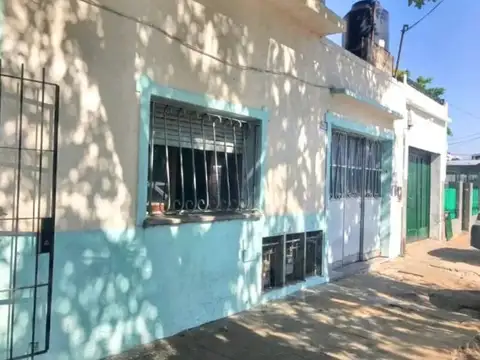 OPORTUNIDAD PH 2 AMB C/PATIO CASEROS ESCUCHA OFERTA PERMUTA