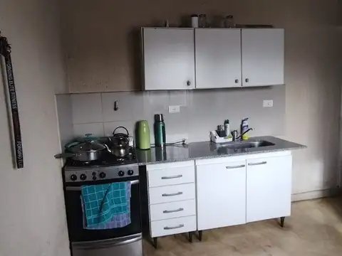 Casa 4 ambientes con 1 baño