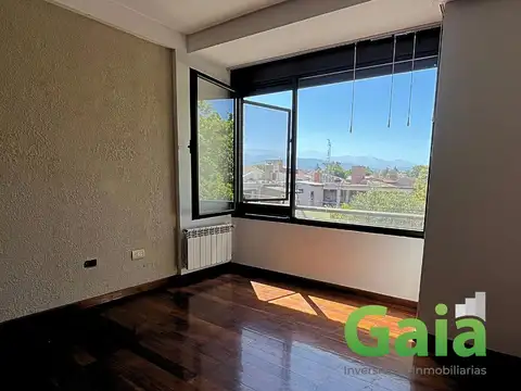 Departamento en Venta con 3 cocheras