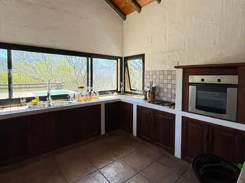 Casa en Alquiler con 2 cocheras