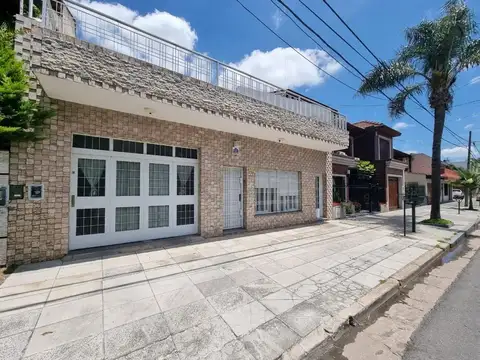 Excelente y solida propiedad muy bien ubicada 