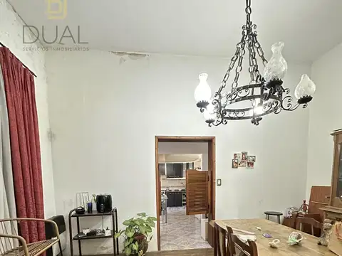 Casa 5 ambientes con 2 baños