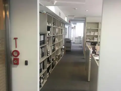 Oficina 2 ambientes con 3 baños