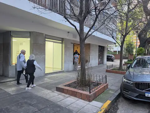 Local en Alquiler Via Pública
