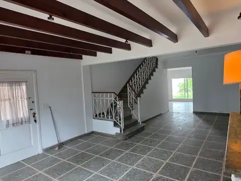 VENTA CASA 5 AMB 2 PLANTAS COCHERA RAMOS MEJIA