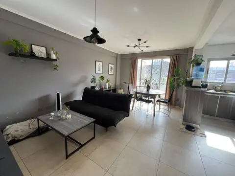 Departamento 2 Ambientes con Cochera y Balcón – a 800 mts de la Estación
