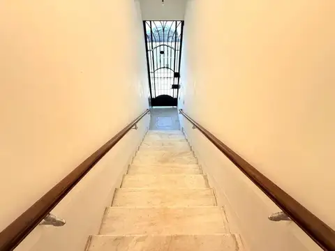 Depto Tipo Casa en Venta de 5 ambientes