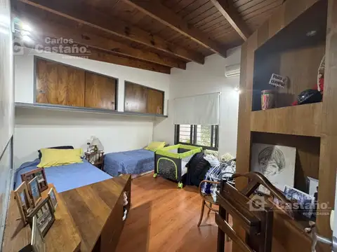 Casa 7 ambientes con 4 baños