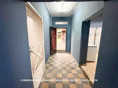Casa 4 ambientes con 2 baños