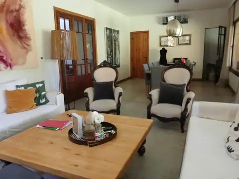 Casa en Alquiler Temporal con 2 cocheras