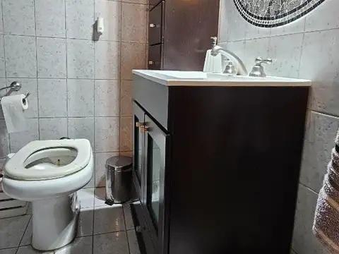 Duplex 4 ambientes con patio quincho y garage