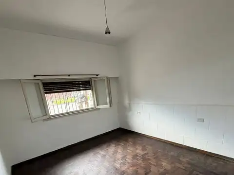 Casa en Alquiler en Quilmes Oeste, $ 550.000