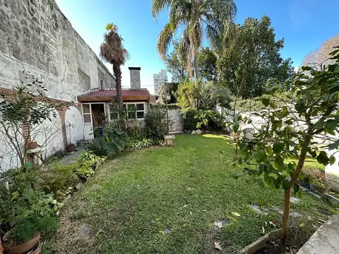 Oportunidad! Hermosa casa de estilo a metros de Av. Alberdi con jardín y parrilla