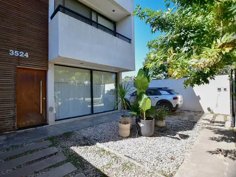Casa de dos dormitorios en venta en City Bell