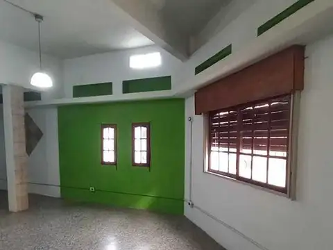 Depto Tipo Casa en Alquiler en Banfield, $ 400.000