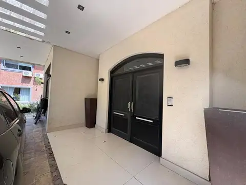 Casa 8 ambientes con 8 baños